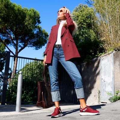 Runway 4502 Pomegranate