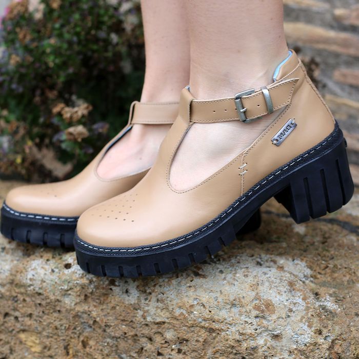 Empress 8010 Croissant - Main Image