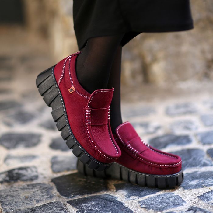 Queensize 4033 Tibetan Red